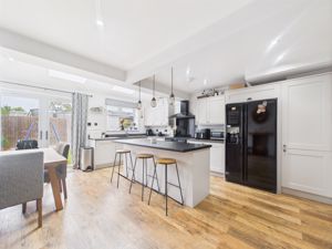 Kitchen/Diner- click for photo gallery